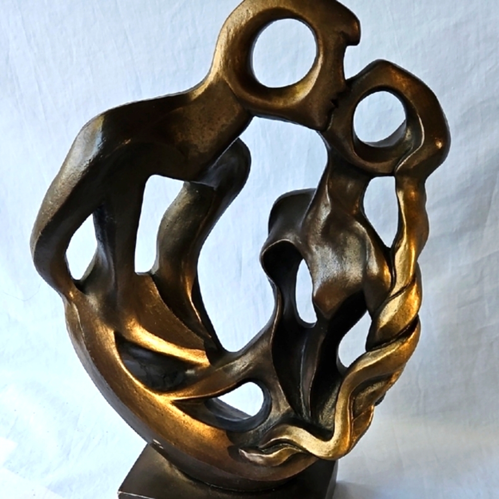 VINTAGE  1991  SCULPTURE  AUSTIN PRODUCTIONS" WEDDING RINGS "BY MARTEL